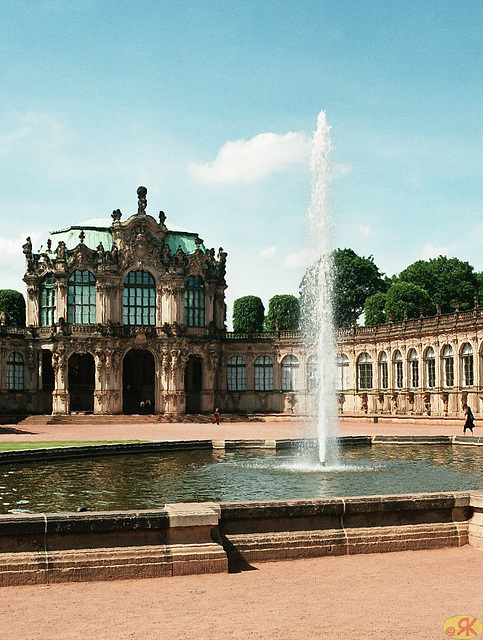 2009-05-20 36 Dresden, Zwinger, Glockentor