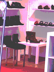 Lèche-vitrines podoérotique / Bagalarm welcoming sexy footwears store -  Ängelholm  /  Suède - Sweden.  23 octobre 2008 / Effet de nuit + couleurs ravivées