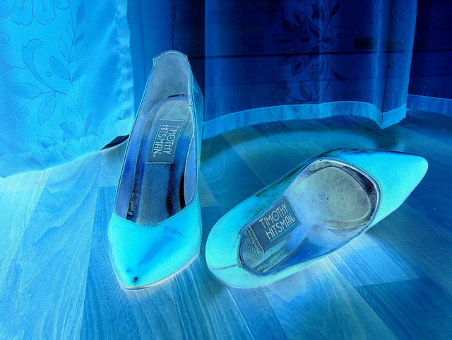 Elsa's friend high heels shoes with permission -  Les talons hauts de l'amie de Elsa avec permission -  Janvier / January 2009- Negative effect