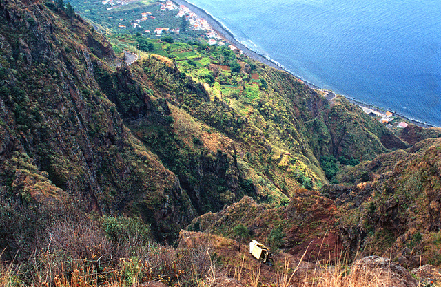 the road down to Paúl do mar......