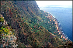 the road down to Paúl do mar......