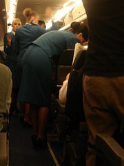 KLM flight attendants in high heels / Hôtesses de l'air  de KLM en talons hauts.