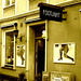 Façade podoérotique / Footlight store podoerotic façade  -  Helsingborg / Suède - Sweden.  22 octobre 2008-  Sepia