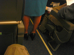 KLM flight attendant in high heels / Hôtesse de l'air  de KLM en talons hauts  - Correction Gamma niveau 2
