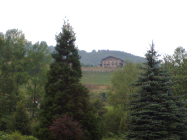 Navarra: caseríos en Sunvilla.