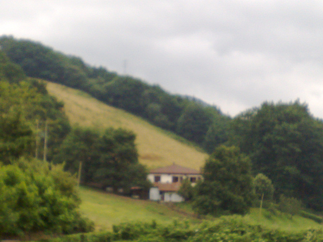 Navarra: caseríos en Sunvilla.