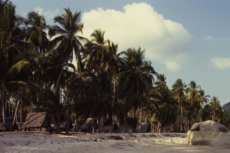 Lamai Beach  simple huts from Aloha Resort