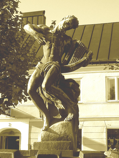 Sculpture érotique / Erotic sculpture -  Laholm / Sweden - Suède.  25 octobre 2008 - Sepia