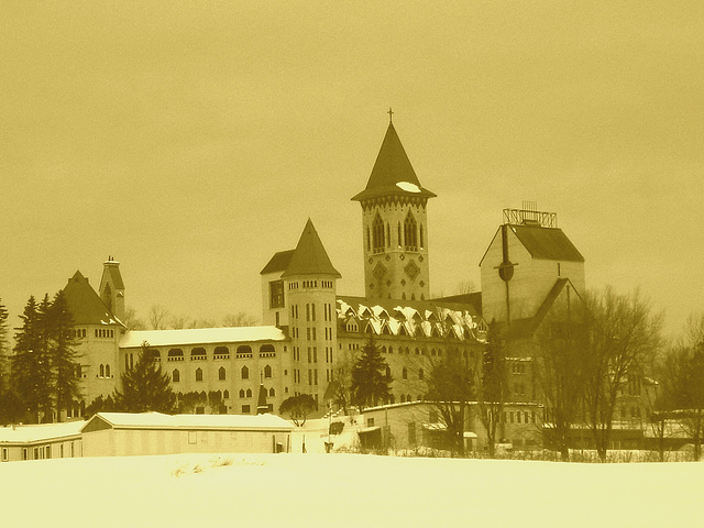 Abbaye de St-Benoit-du-lac  /   Québec - Canada -  7 Février 2009 Sepia