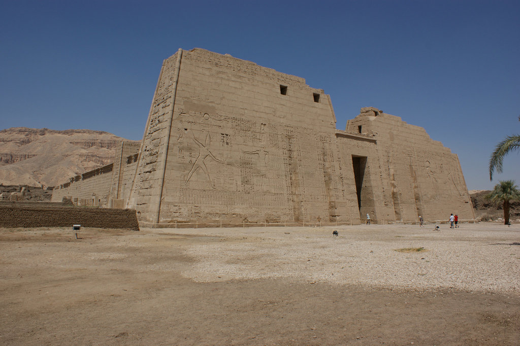 porte d'entrée du temple de Ramsés III