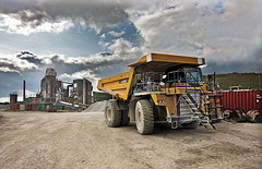 Dump truck and tarmac plant