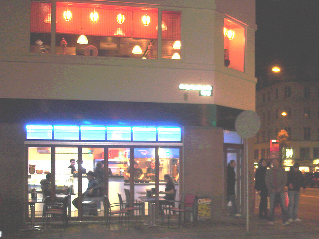 Appétit nocture tout en bleu /  Blue snack window.   Copenhague / Copenhagen.  25-10-2008