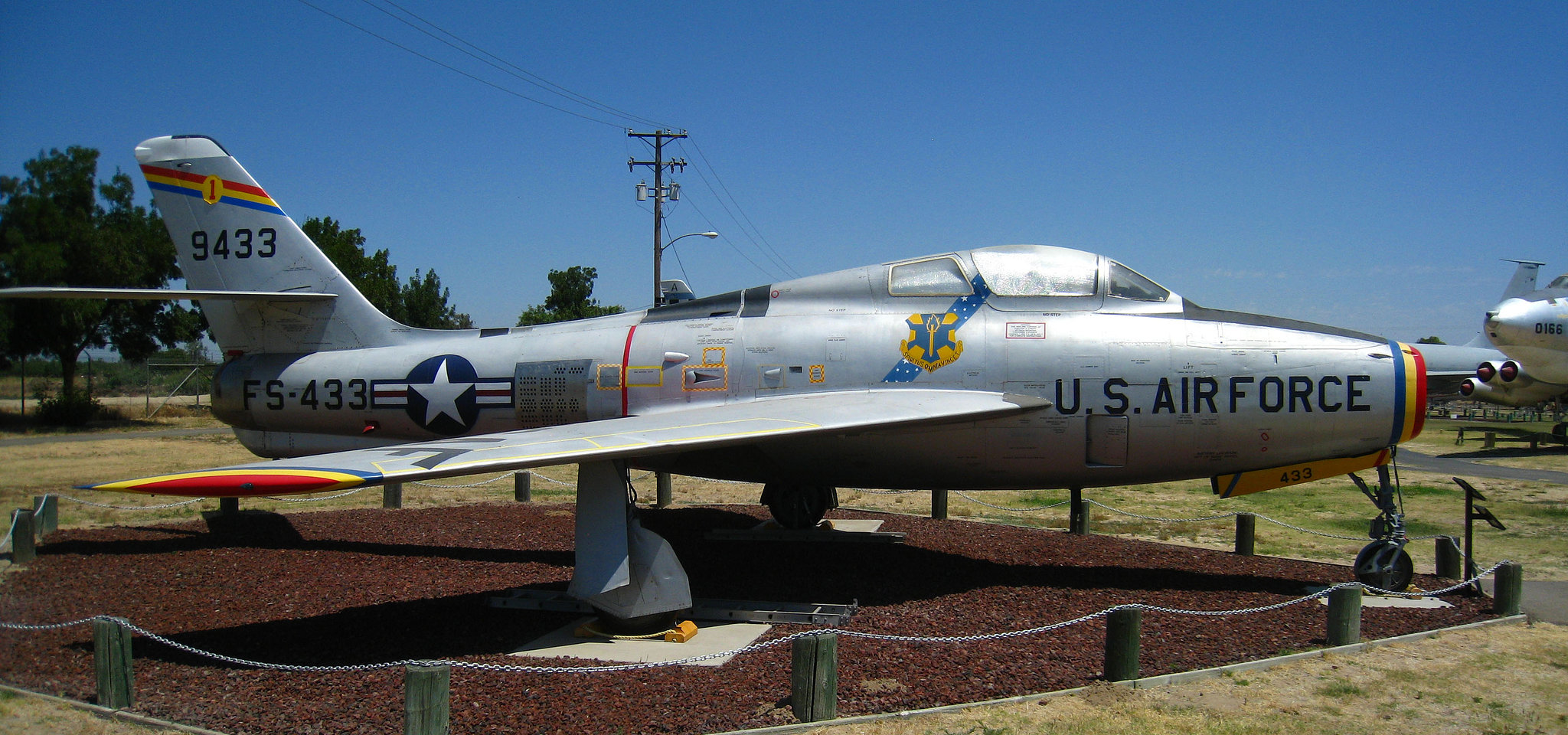 Republic F-84F Thunderstreak (3075)