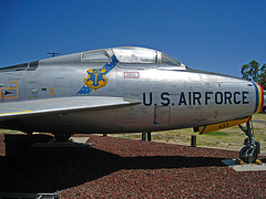 Republic F-84F Thunderstreak (3076)