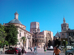 Valencia:  plaza de la Virgen