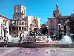 Valencia: fuente en pl. de la Virgen