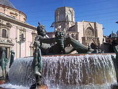 Valencia: fuente en pl. de la Virgen