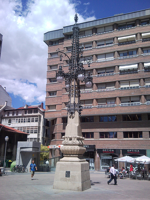 Pamplona: plaza del Vínculo.
