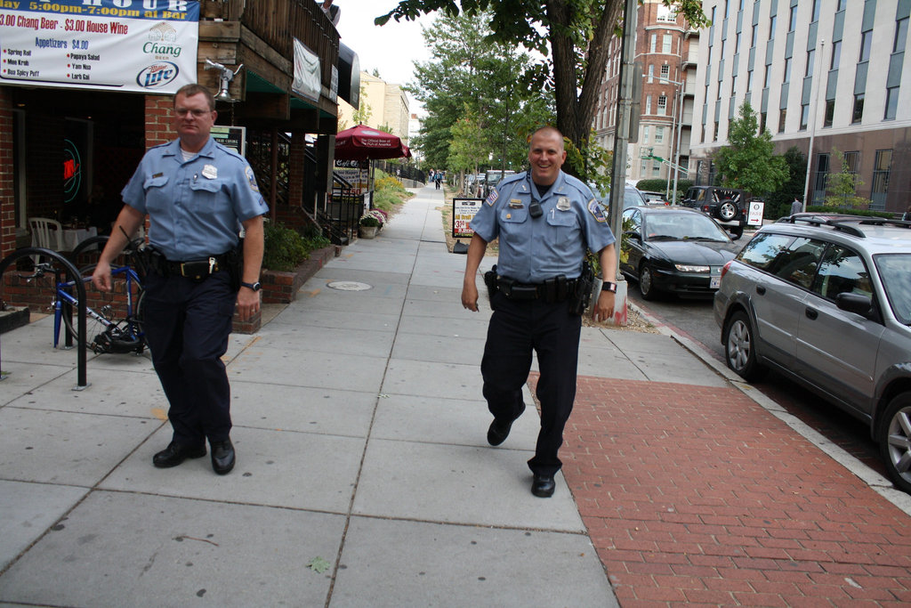 01.TwoCops.17P.NW.WDC.8October2009