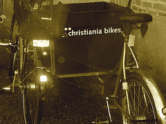 Christiania bikes  /   Copenhague - Copenhagen.    26 octobre 2008-  Sepia