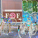 Vélos FOF et graffiti Mama / FOF bikes and Mama graff.   Copenhague . 20-10-2008 - Négatif et couleurs ravivées