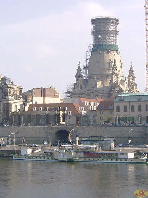 2004-04-28 .07 Elbe-Frauenkirche
