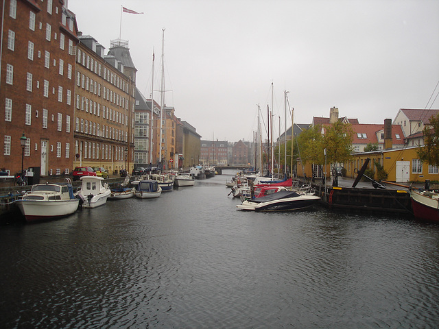 Rue d'eau au centre-ville /  Downtown river road.    Copenhague  - 26-10-2008