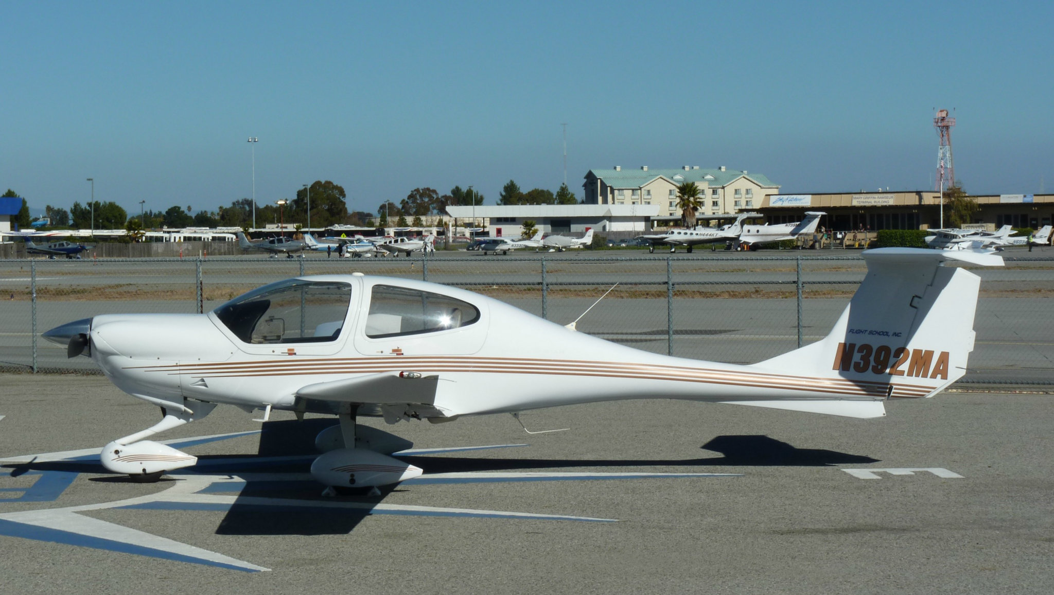Diamond N392MA at San Carlos - 16 November 2013