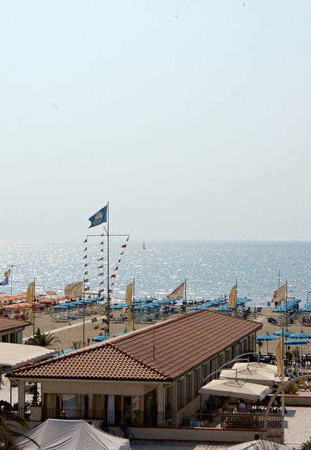 Rigardo el la hotelo "Mare" - Blick aus dem "Meerhotel"