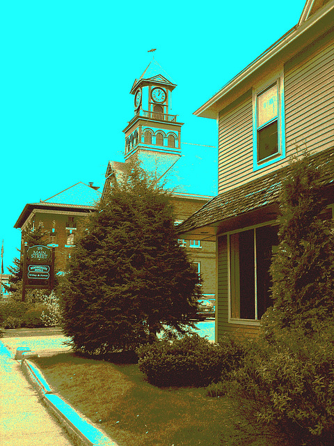 Palais de justice /  Courthouse -  Newport, Vermont.  USA / États-Unis.  23 mai 2009-  Sepia légèrement postérisé