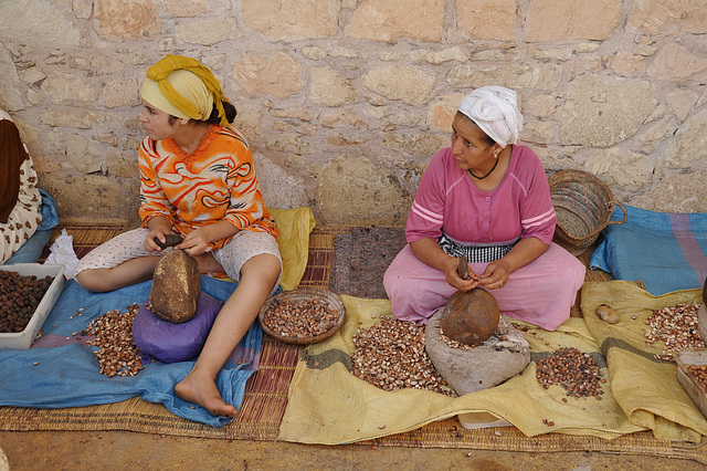 FABRICATION DE L'HUILE D'ARGAN