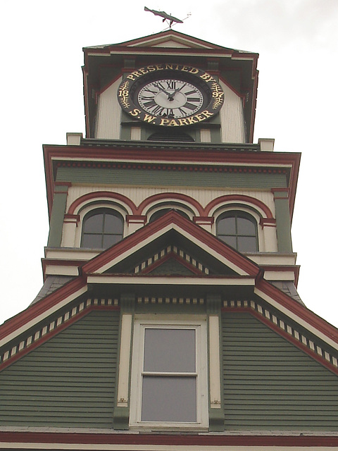 Palais de justice - Courthouse.  S.W. Parker time  /    Newport.  USA.  23 mai 2009