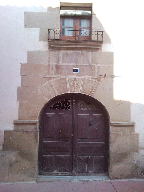 Puerta en Murillo el fruto (Navarra).