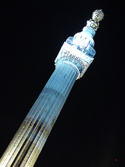 MONUMENT by night