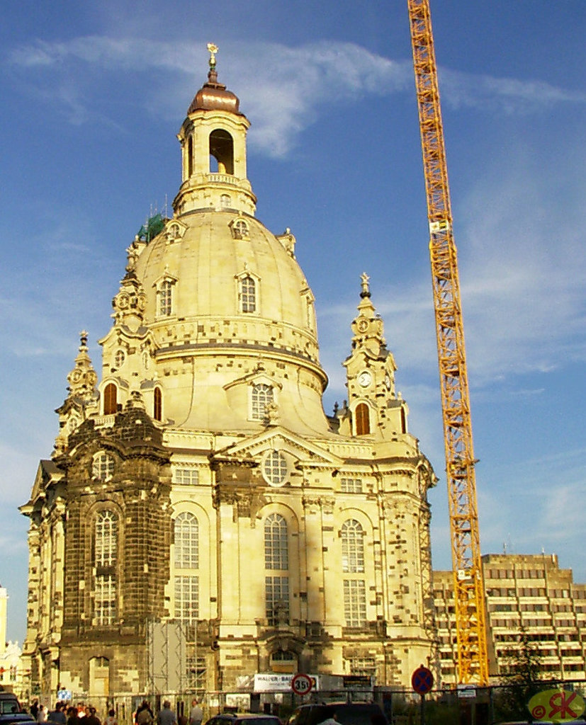 2004-07-17 01 Dieter en Dresdeno, Frauenkirche