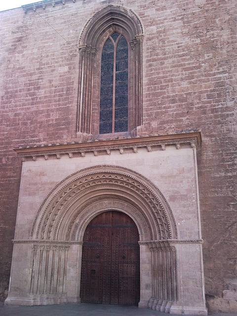 Catedral de Valencia: puerta románica.