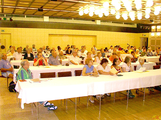 2004-08-15 05 SAT-malfermo, publiko