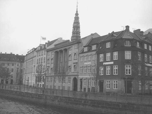 Le clocher Horten /  Horten church tower.  Copenhagen.  26-10-2008- N & B