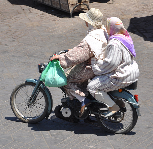 TRANSPORTS  A MARRAKECH