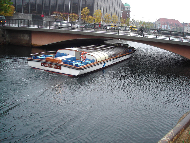 Bateau-mouche danois / Ole lukoje boat.  Copenhagen. 26-10-2008