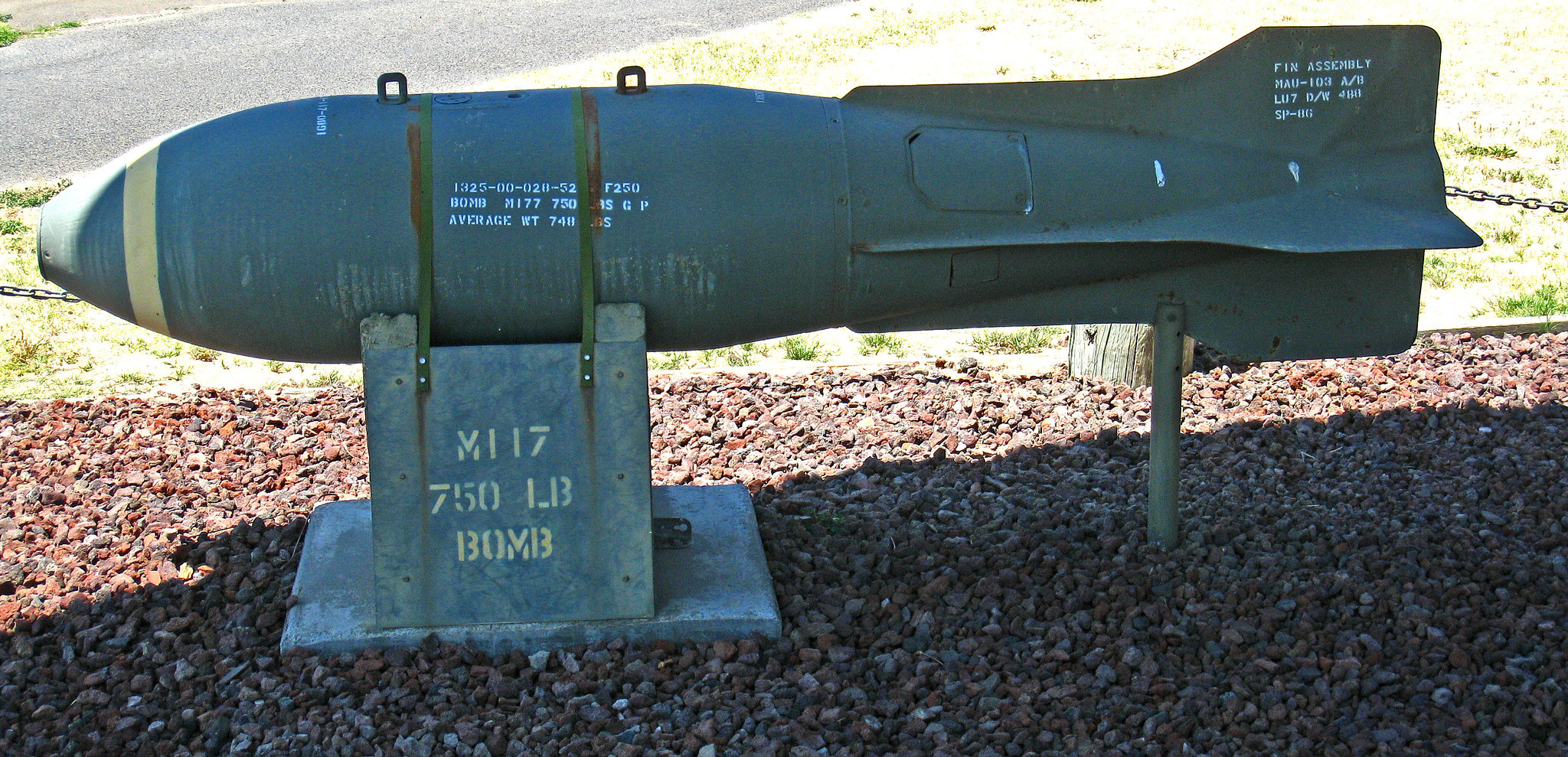 Boeing B-52D Stratofortress - 750 lb bomb (3231)