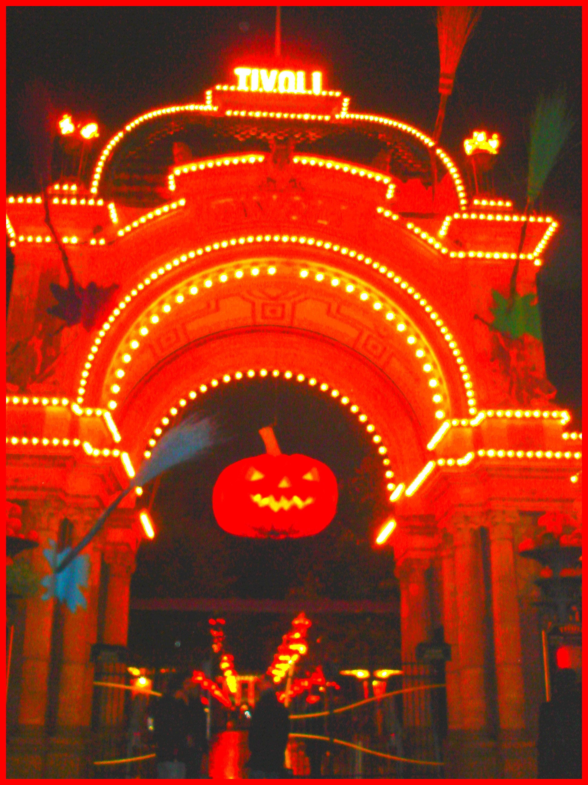 La citrouille d'Halloween Tivoli / Tivoli park pumpkin.  Copenhague.  19 octobre 2008.