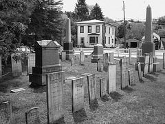 Cimetière de Johnson  /  Johnson's cemetery -   Vermont .  USA /  États-Unis.  23 mai 2009  -  N & B