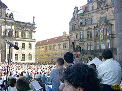 2003-05-04 .16 Dresdeno, sonorilokonsekrado