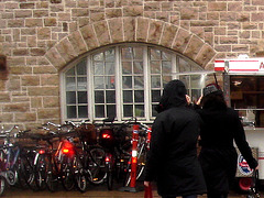 Vélos danois près de la gare / Annette's polser danish bikes. Copenhagen. 26-10-2008