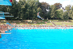 La gimnastikulo plian fojon