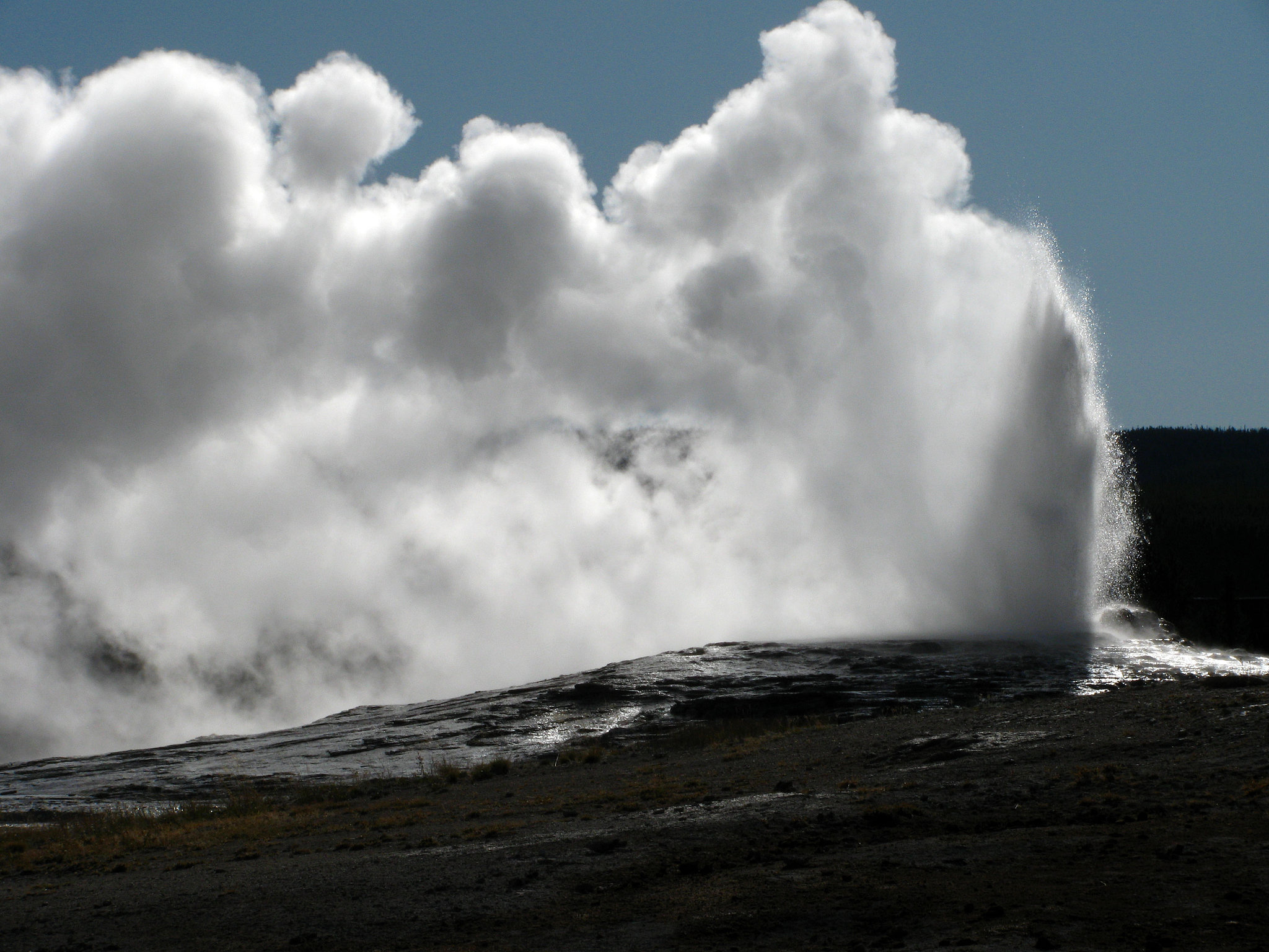 Old Faithful Geyser (1614)
