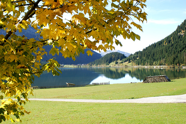 Der Haldensee bei Haller im Tirol. ©UdoSm