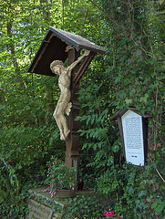 Monumento pri 500-jariĝo de la monaĥejo de la Ordeno de la Sankta Kruco III