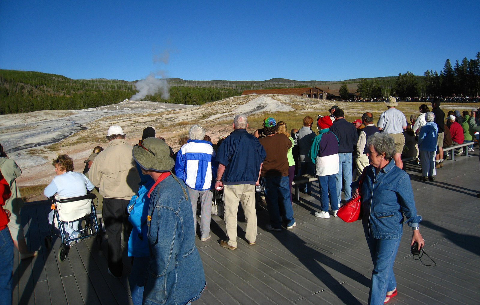 Crowd Gathering For Old Faithful (3998)